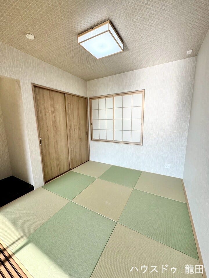 ■□■和室■□■
リビング横には和室
窓はシャッター付き