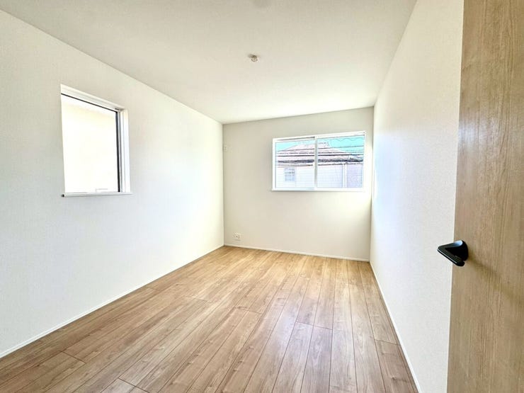 【Bedroom】ナチュラルな内装で、リラックスできる空間。寝室や書斎にも最適です。