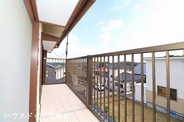 【バルコニー】
南向きのバルコニー!布団も干すことが可能です