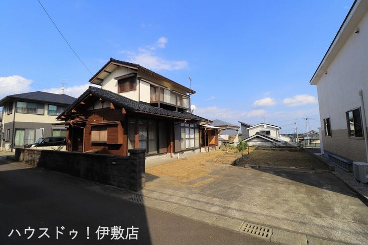 【外観写真】
・2面道路(東側と西側)で陽当たり良好
・敷地から桜島眺望可能!