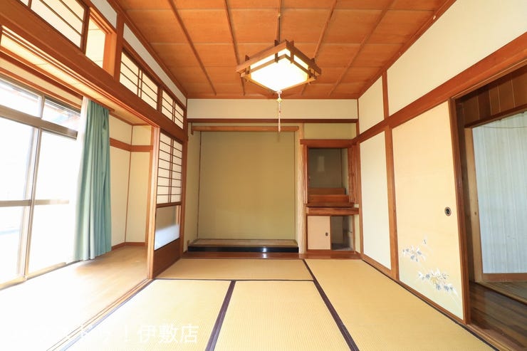 【和室】
床の間や仏間がある和室です