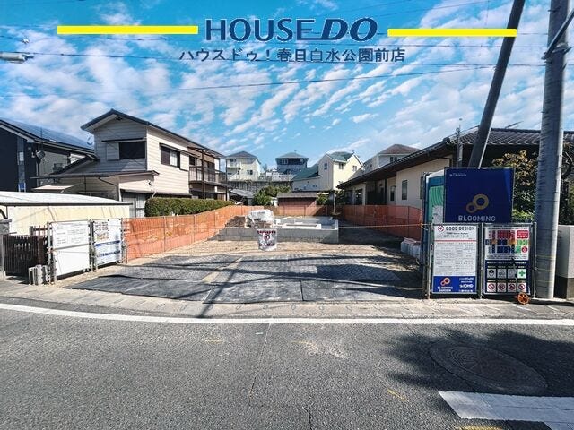 〈駐車場〉
普通車3台、軽自動車1台の計4台が並列駐車可能です!