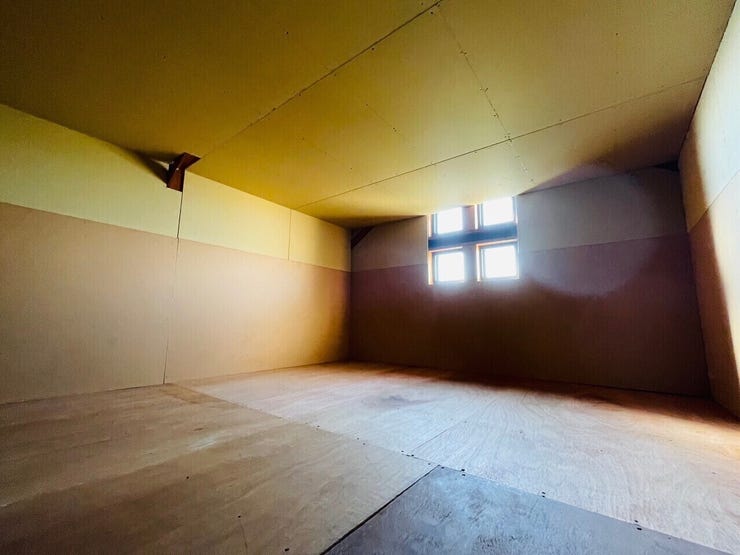 2階にロフトがあり収納などに使用できます!