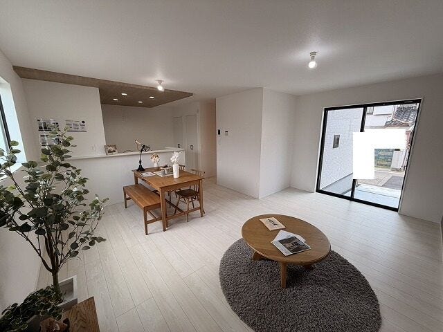 【ダイニング】