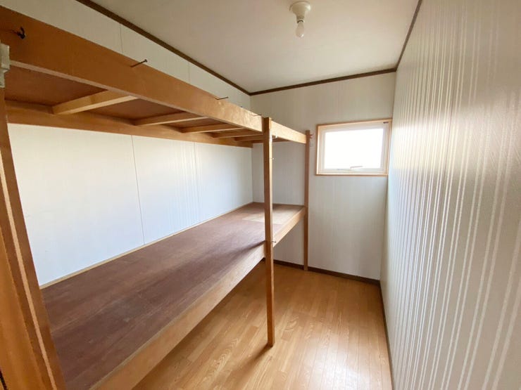 室内(2025年10月)撮影
◎本日案内可能◎
奥行きのある収納スペース!季節物の家電や衣類、趣味道具などたっぷりしまっておけますね◎