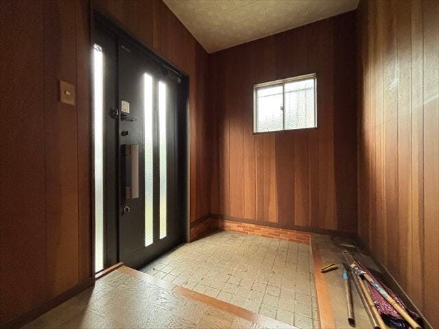 シューズボックスを置いても十分な広さのある玄関です。
(2025年11月2日撮影)