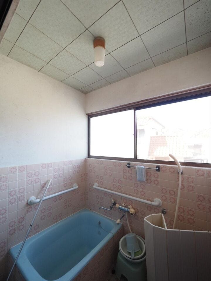 弊社では中古物件のリフォームも幅広く対応しております!
クロスの張替え等の軽微な手直しや、水回り、全体のリノベーションまでお気軽にご相談ください♪
※弊社のリフォーム事例です