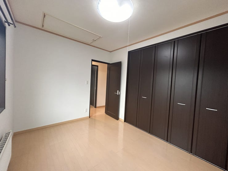 2階南側洋室6帖