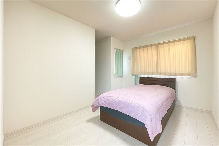 自分専用の場所があるので
リビングダイニングに自分のものを置きっぱなしにすることもなくなります。