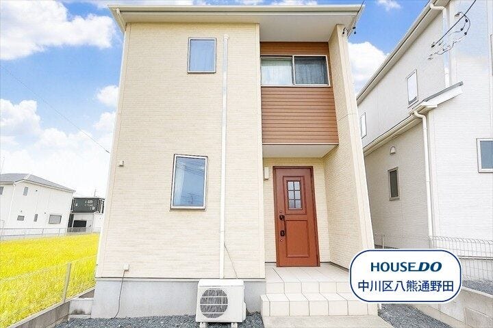 【外観】
【大治町西條苅屋橋エリア】4LDK中古戸建になります。
・大治西小学校まで徒歩5分(約350m)
・大治中学校まで徒歩17分(約1300m)
閑静な住宅街の中にあるお家です。