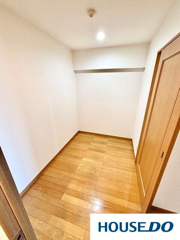 アルファルーム(納戸・約3帖)
主寝室と廊下から出入り可能