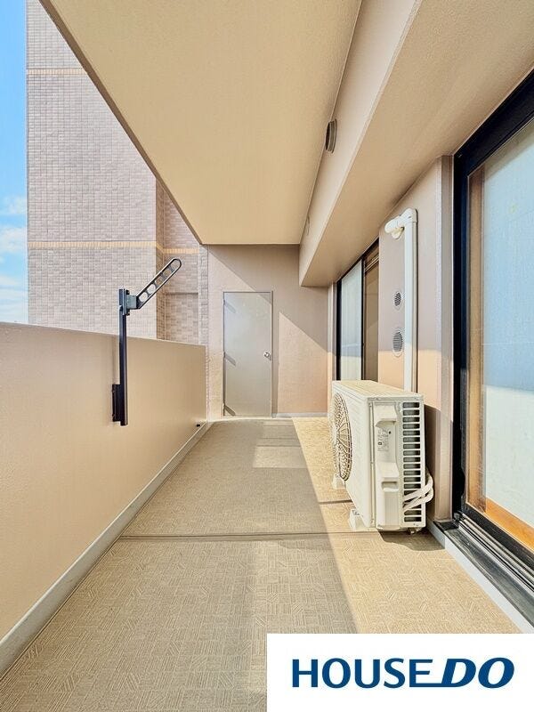 南向きの日当たり通風良好なバルコニー