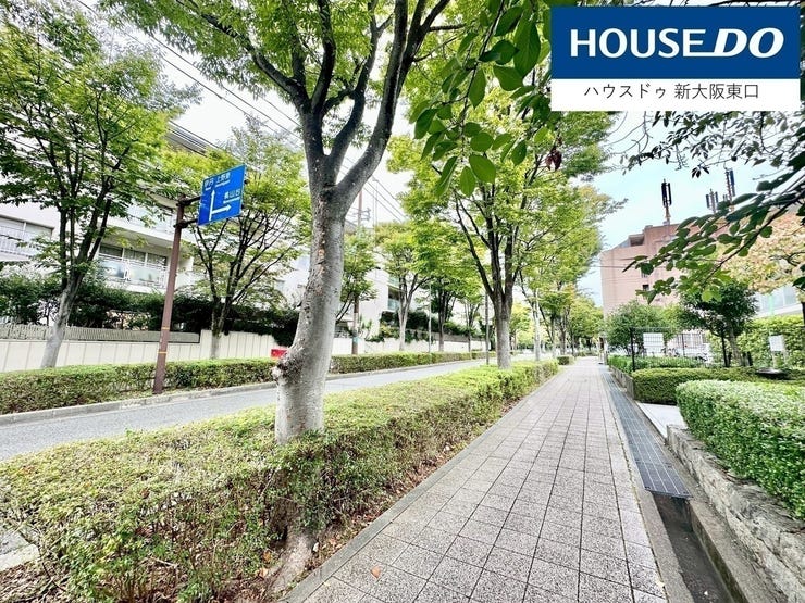 南向きの26.3帖リビング。
どんなゴージャスなリビングでも対応可能ですね!