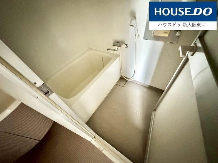 お風呂。
ユニットバス仕様なのでリフォームも簡単です。