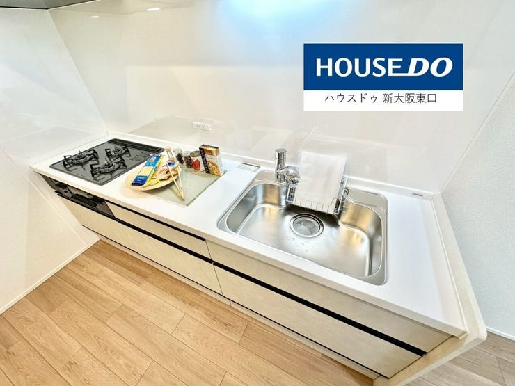 キッチンは人工大理石の天板をつかっているので、お手入れ楽々。