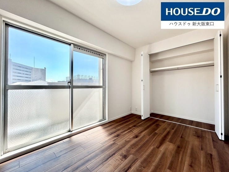 5.5帖洋室★
南向きバルコニー付きで日当たりも良く
大きなクローゼット付きです