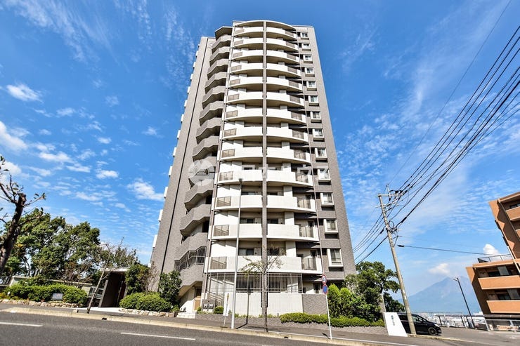 【オーヴィジョン紫原の外観】
所有者様が居住中につきご内覧希望の際は事前にご連絡ください♪