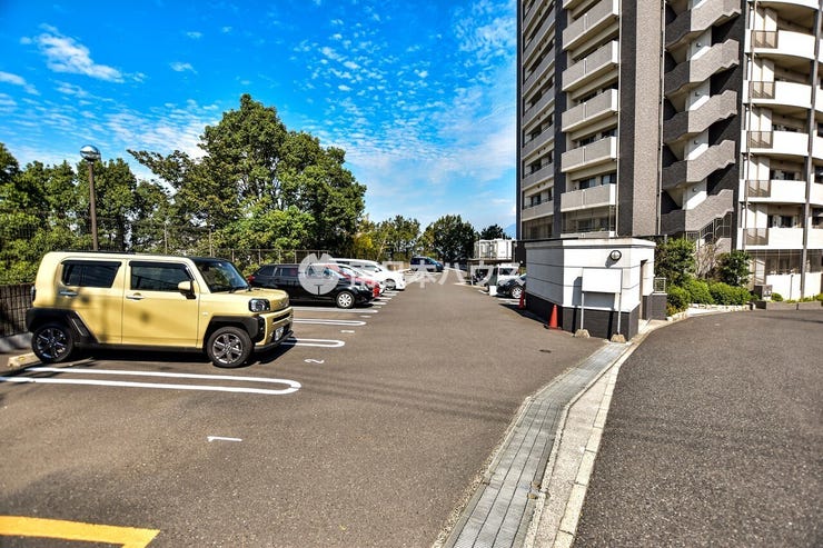 【オーヴィジョン紫原の駐車場】