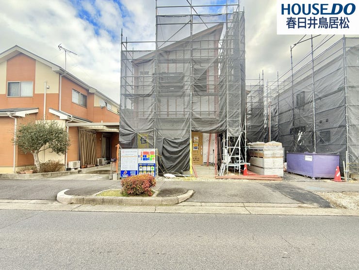 【外観】
◇1月23日撮影 外観写真◇
西高山町2丁目の閑静な住宅街に全4棟で登場の新築戸建て!落ち着いた住環境で、ゆったり過ごすことが出来るかと思います。お休みの日にご家族で見学はいかがでしょう♪