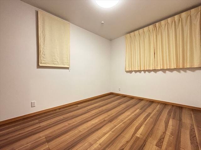 2階洋室6帖:全居室収納付きで、お部屋を広く使えます。書斎や趣味の空間としても活用でき、家族それぞれのライフスタイルに対応します。(2025年10月25日撮影)