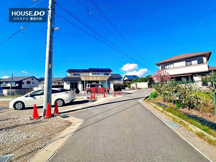 *竹村小学校・竜神中学校*
見るだけ聞くだけOK!【お気軽に資料請求!不動産のことならなんでも/ハウスドゥ豊田大林】