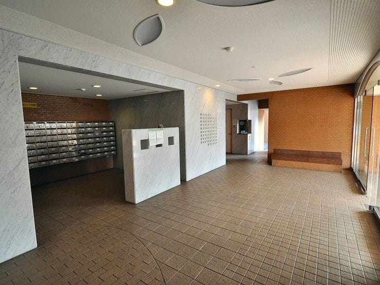 エントランス内