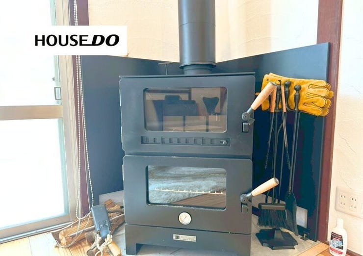 暖炉のあるお部屋です◎まるで焚き火をしているかのような癒し効果が得られることです♪