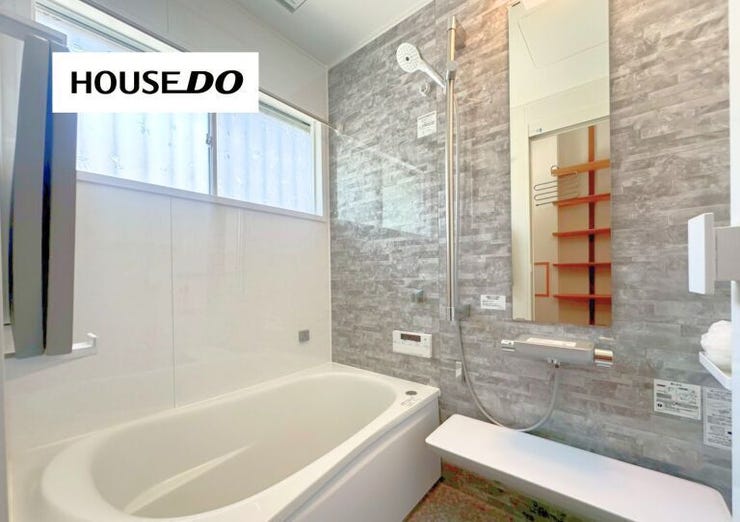 昼間は照明なしでも明るい空間に。
浴室乾燥付です!