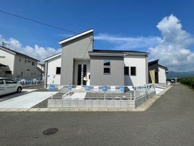 小城市三日月町長神田