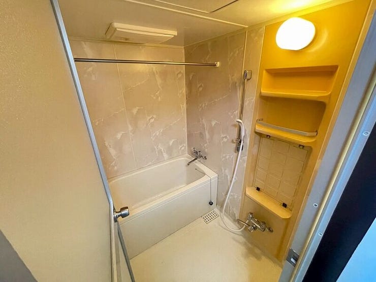 バスタブ付きの浴室