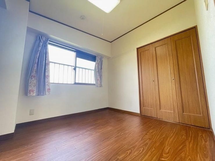 ※AIで家具家電を消しております
広々クローゼット付きの洋室
