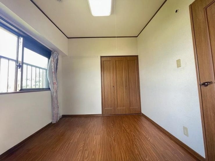 ※AIで家具家電を消しております
日当たりの良好な洋室