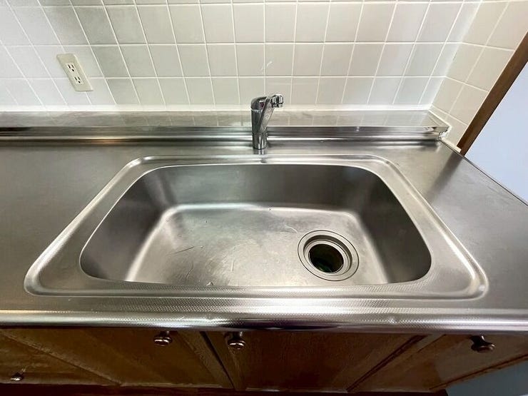 すっきりとしたキッチン洗い場