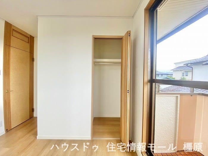 【約6帖】全居室に収納スペースを確保しております