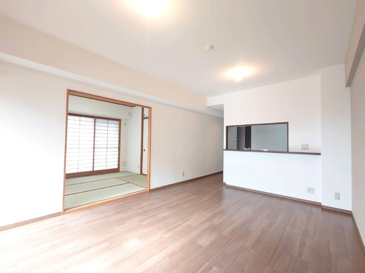 リビング明るいです!たっぷり入る日差しを満喫してください☆