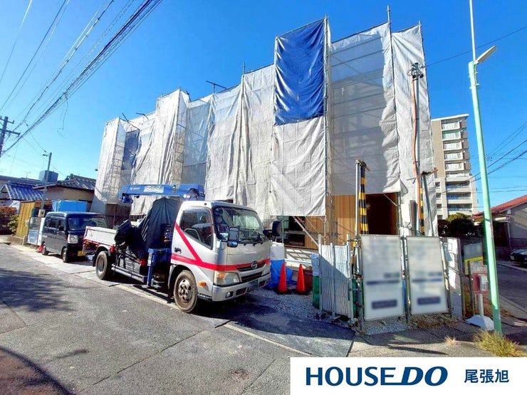 【小学校まで徒歩5分圏内】朝のバタバタを軽減し、余裕を持って一日をスタートできます。近い距離に学校があることで、お子様も安心して通学でき、帰宅後はすぐに家でリラックスできるのも嬉しいポイント。