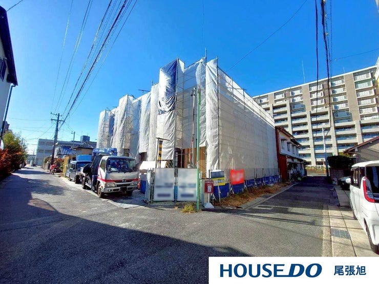 【前面道路】閑静な住宅街となっております。車通りも少ないので駐車も安心です。お子様のいるご家庭は安心して送り出せますね♪現地を実際に見ていただくことでしか分からない情報が沢山あります!