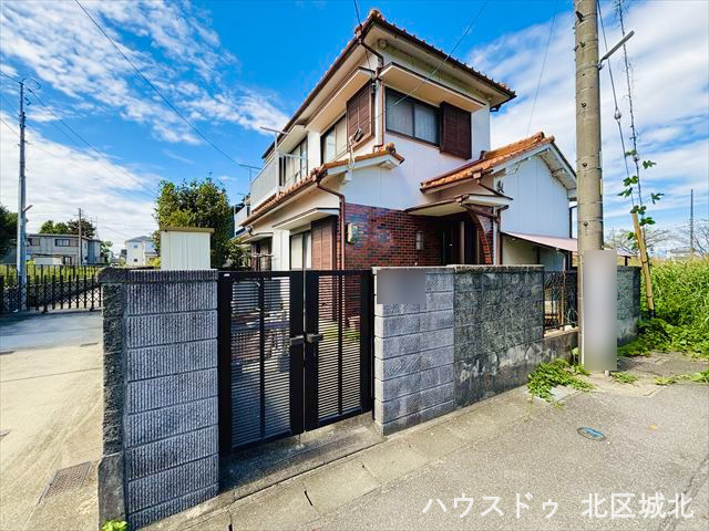 解体更地渡しでスムーズに着工。建築条件なしで自由なプラン設計を実現します。