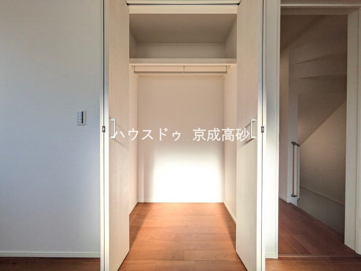 適材適所の収納付きです。