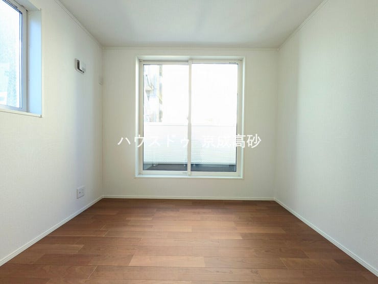 2面採光で明るいお部屋です!
子供部屋としても良さそうです!