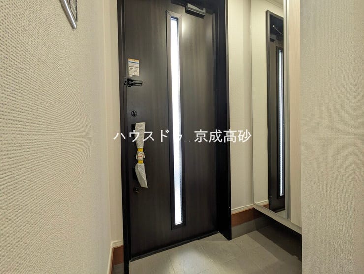 お家に出会う人々を出迎える玄関だからこそ、広々清潔感あふれる空間にしたいですね!