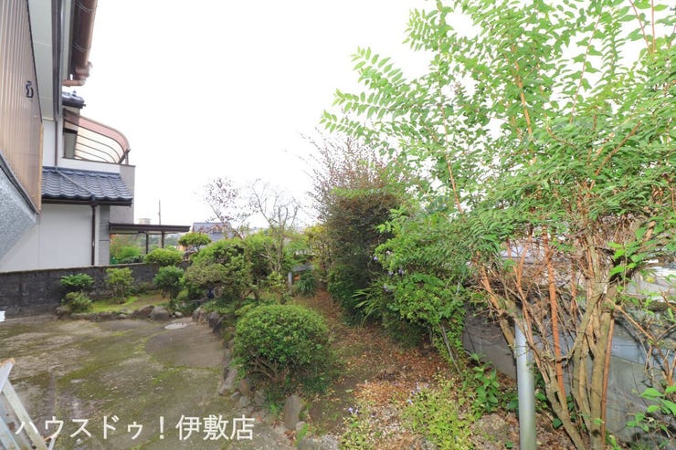 【庭】
広々とした庭付き!家庭菜園やBBQなど楽しめそうです