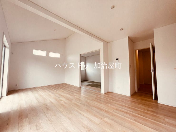 オプションでフロアコーティング、珪藻壁施工、エアコン設置、カーテンレール取付等ご相談可能です♪