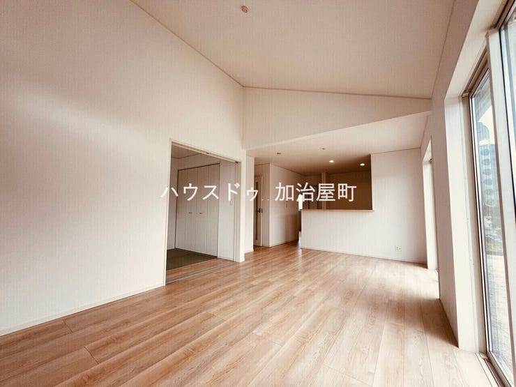 オプションでフロアコーティング、珪藻壁施工、エアコン設置、カーテンレール取付等ご相談可能です♪