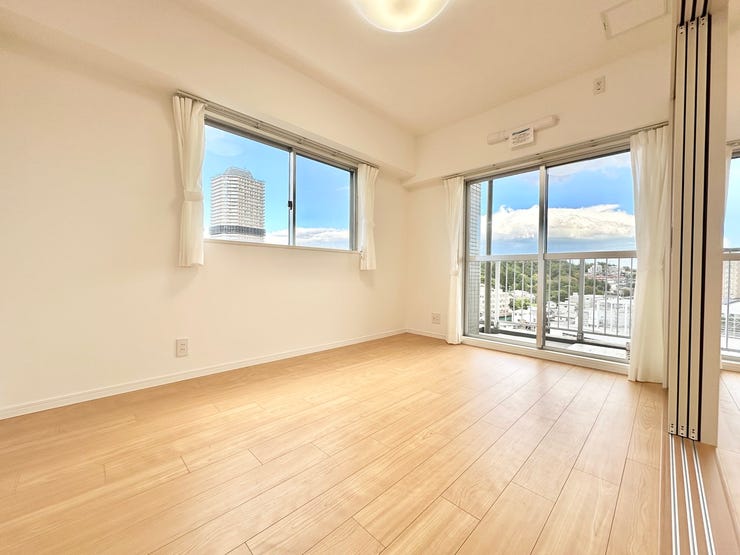 角部屋ならではの二面採光が魅力的♪