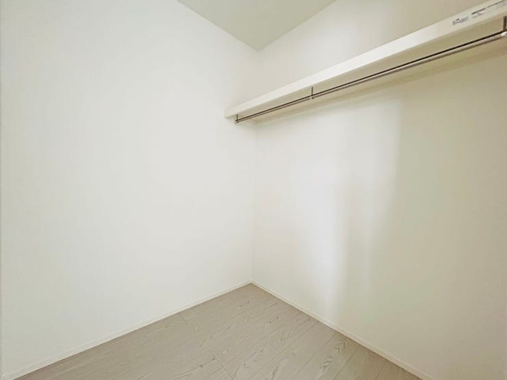 ◇2階の洋室のウォークインクローゼット☆