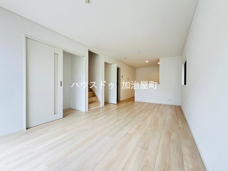 オプションでフロアコーティング、珪藻壁施工、エアコン設置、カーテンレール取付等ご相談可能です♪