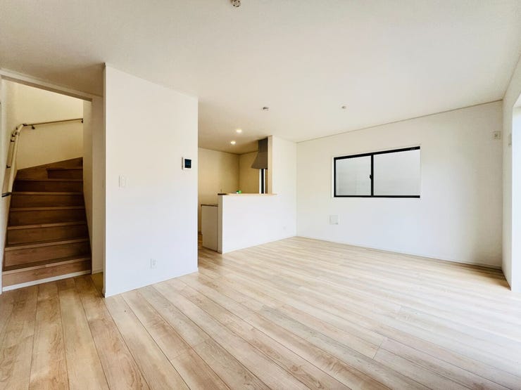 オプションでフロアコーティング、珪藻壁施工、エアコン設置、カーテンレール取付等ご相談可能です♪