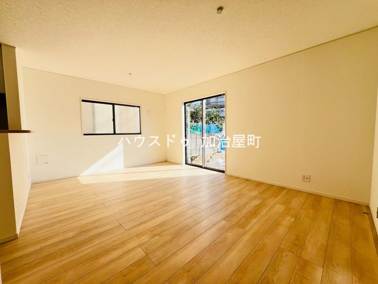 オプションでフロアコーティング、珪藻壁施工、エアコン設置、カーテンレール取付等ご相談可能です♪