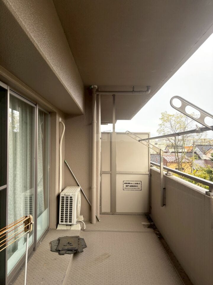 広々バルコニーは洗濯物を干すスペースもたくさん!